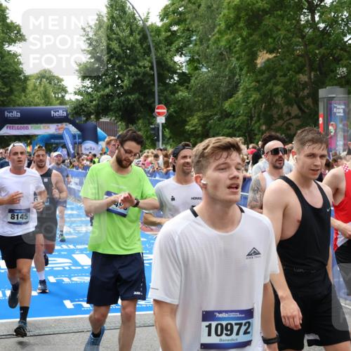 29.06.2025 - hella hamburg halbmarathon Zöllner http://msf.ph/oto/8188244 29.06.2025 10:44:02 Ziel 1558, 4981, 6705, 8063, 8145, 8900, 9081, 10596, 11346, 12438, 15383, 16549, 17376, 17403, 17516 meine-sportfotos.de