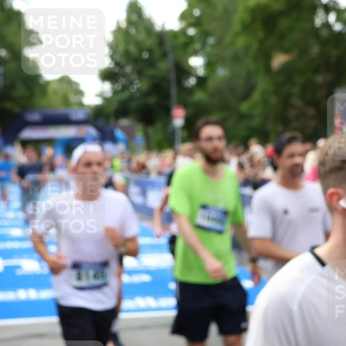 29.06.2025 - hella hamburg halbmarathon Zöllner http://msf.ph/oto/8188299 29.06.2025 10:44:03 Ziel 1558, 4981, 6705, 8063, 8900, 9081, 10596, 11346, 12438, 15383, 16549, 17403, 17516, 17977 meine-sportfotos.de
