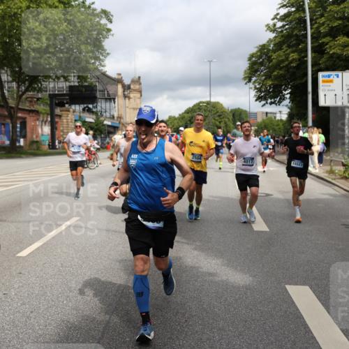 29.06.2025 - hella hamburg halbmarathon Yannick Fuchs http://msf.ph/oto/8188348 29.06.2025 10:43:46 20KM 2013, 2504, 2516, 2592, 2706, 2878, 2889, 2937, 3060, 3543, 3562, 3692, 4017, 4832, 5460, 5978, 6115, 6158, 7100, 7297, 7332, 7657, 8112, 8437, 8454, 8813, 9038, 9126, 9200, 9463, 9491, 9597, 9619, 9695, 9723, 9924, 9965, 10189, 11339, 11340, 11519, 11819, 11977, 12035, 12271, 12670, 13159, 13233, 13688, 13690, 13976, 14526, 14838, 15519, 15523, 15966, 16114, 16653, 16731, 16738, 16843, 16877, 16891, 17001, 17753, 17908, 18058, 18350, 18842, 18926, 18960, 19109 meine-sportfotos.de