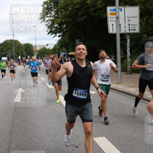 29.06.2025 - hella hamburg halbmarathon Yannick Fuchs http://msf.ph/oto/8188494 29.06.2025 10:30:33 20KM 1889, 3843, 4062, 6032, 10384, 10477, 10877, 12447, 12462, 12488, 12514, 13252, 13343, 13419, 13798, 14789, 14875, 15161, 15415, 15701, 15959, 16119, 16123, 17612, 17691, 18259, 18841 meine-sportfotos.de
