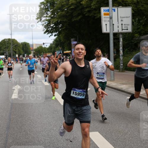 29.06.2025 - hella hamburg halbmarathon Yannick Fuchs http://msf.ph/oto/8188503 29.06.2025 10:30:33 20KM 1889, 3843, 4062, 6032, 10384, 10477, 10877, 12447, 12462, 12488, 12514, 13252, 13343, 13419, 13798, 14789, 14875, 15161, 15415, 15701, 15959, 16119, 16123, 17612, 17691, 18259, 18841 meine-sportfotos.de
