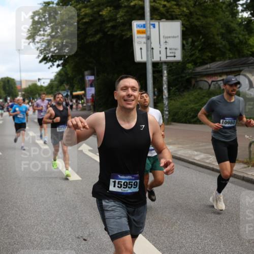 29.06.2025 - hella hamburg halbmarathon Yannick Fuchs http://msf.ph/oto/8188541 29.06.2025 10:30:33 20KM 1889, 3843, 4062, 6032, 10384, 10477, 10877, 12447, 12462, 12488, 12514, 13252, 13343, 13419, 13798, 14789, 14875, 15161, 15415, 15701, 15959, 16119, 16123, 17612, 17691, 18259, 18841 meine-sportfotos.de