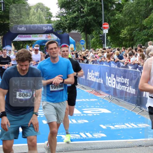 29.06.2025 - hella hamburg halbmarathon Zöllner http://msf.ph/oto/8188545 29.06.2025 10:44:06 Ziel 1391, 1558, 2816, 3021, 4981, 6705, 8900, 9081, 10596, 11346, 13123, 15383, 16506, 16697, 17516, 17977, 18004 meine-sportfotos.de