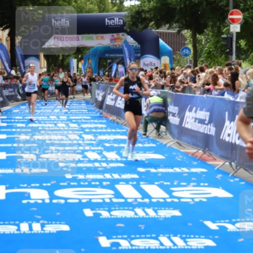 29.06.2025 - hella hamburg halbmarathon Zöllner http://msf.ph/oto/8188548 29.06.2025 10:33:57 Ziel 10865, 15500, 16243 meine-sportfotos.de