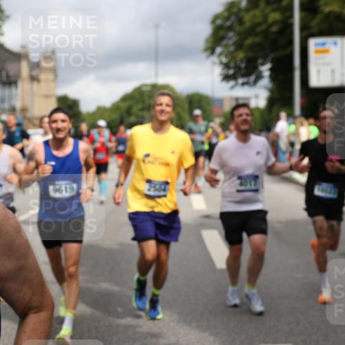 29.06.2025 - hella hamburg halbmarathon Yannick Fuchs http://msf.ph/oto/8188594 29.06.2025 10:43:46 20KM 2013, 2504, 2516, 2592, 2706, 2878, 2889, 2937, 3060, 3543, 3562, 3692, 4017, 4832, 5460, 5978, 6115, 6158, 7100, 7297, 7332, 7657, 8112, 8437, 8454, 8813, 9038, 9126, 9200, 9463, 9491, 9597, 9619, 9695, 9723, 9924, 9965, 10189, 11339, 11340, 11519, 11819, 11977, 12035, 12271, 12670, 13159, 13233, 13688, 13690, 13976, 14526, 14838, 15519, 15523, 15966, 16114, 16653, 16731, 16738, 16843, 16877, 16891, 17001, 17753, 17908, 18058, 18350, 18842, 18926, 18960, 19109 meine-sportfotos.de