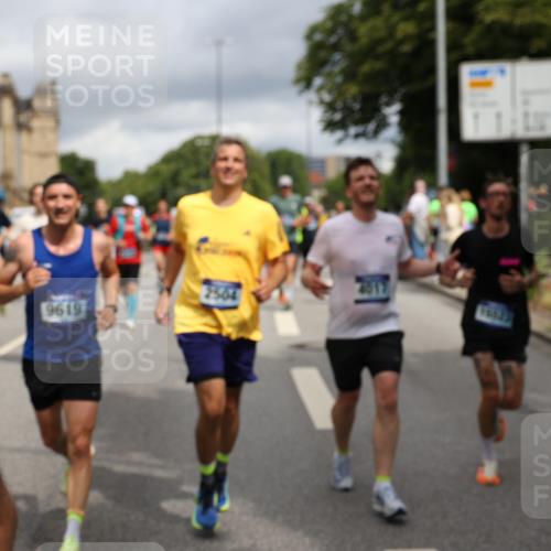 29.06.2025 - hella hamburg halbmarathon Yannick Fuchs http://msf.ph/oto/8188613 29.06.2025 10:43:46 20KM 2013, 2504, 2516, 2592, 2706, 2878, 2889, 2937, 3060, 3543, 3562, 3692, 4017, 4832, 5460, 5978, 6115, 6158, 7100, 7297, 7332, 7657, 8112, 8437, 8454, 8813, 9038, 9126, 9200, 9463, 9491, 9597, 9619, 9695, 9723, 9924, 9965, 10189, 11339, 11340, 11519, 11819, 11977, 12035, 12271, 12670, 13159, 13233, 13688, 13690, 13976, 14526, 14838, 15519, 15523, 15966, 16114, 16653, 16731, 16738, 16843, 16877, 16891, 17001, 17753, 17908, 18058, 18350, 18842, 18926, 18960, 19109 meine-sportfotos.de