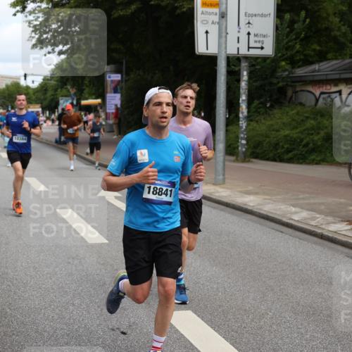 29.06.2025 - hella hamburg halbmarathon Yannick Fuchs http://msf.ph/oto/8188708 29.06.2025 10:30:36 20KM 3843, 4062, 6032, 10384, 10477, 10877, 12447, 12462, 12488, 12514, 13252, 13343, 13419, 14789, 14875, 15115, 15161, 15415, 15701, 15959, 16119, 16123, 17329, 17612, 17691, 18259, 18841 meine-sportfotos.de