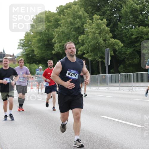 29.06.2025 - hella hamburg halbmarathon Jannik Wohlers http://msf.ph/oto/8188728 29.06.2025 10:23:55 Lombardsbrücke 1005, 1009, 1064, 1389, 2132, 2477, 3285, 3579, 3786, 4162, 4464, 4684, 4719, 4993, 6478, 6524, 6526, 7528, 7920, 7975, 8167, 8187, 8297, 9063, 11306, 12210, 13380, 13573, 13711, 14143, 14433, 14439, 14824, 15456, 16345, 16861, 17147, 17262, 17414, 17559, 17560, 18077, 18109, 18132 meine-sportfotos.de