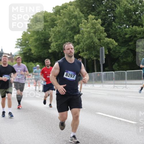 29.06.2025 - hella hamburg halbmarathon Jannik Wohlers http://msf.ph/oto/8188732 29.06.2025 10:23:55 Lombardsbrücke 1005, 1009, 1064, 1389, 2132, 2477, 3285, 3579, 3786, 4162, 4464, 4684, 4719, 4993, 6478, 6524, 6526, 7528, 7920, 7975, 8167, 8187, 8297, 9063, 11306, 12210, 13380, 13573, 13711, 14143, 14433, 14439, 14824, 15456, 16345, 16861, 17147, 17262, 17414, 17559, 17560, 18077, 18109, 18132 meine-sportfotos.de