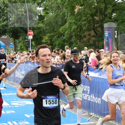 29.06.2025 - hella hamburg halbmarathon Zöllner http://msf.ph/oto/8188762 29.06.2025 10:44:10 Ziel 1391, 1558, 2816, 3021, 4999, 5231, 6705, 9081, 9633, 10193, 10930, 11346, 13123, 16506, 16648, 16697, 17748, 17977, 18004 meine-sportfotos.de