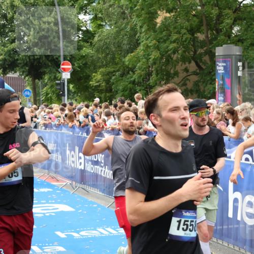 29.06.2025 - hella hamburg halbmarathon Zöllner http://msf.ph/oto/8188810 29.06.2025 10:44:11 Ziel 1391, 2816, 3021, 4999, 5231, 9633, 10193, 10930, 11346, 13123, 14686, 15280, 16506, 16648, 16697, 17748, 17977, 18004 meine-sportfotos.de