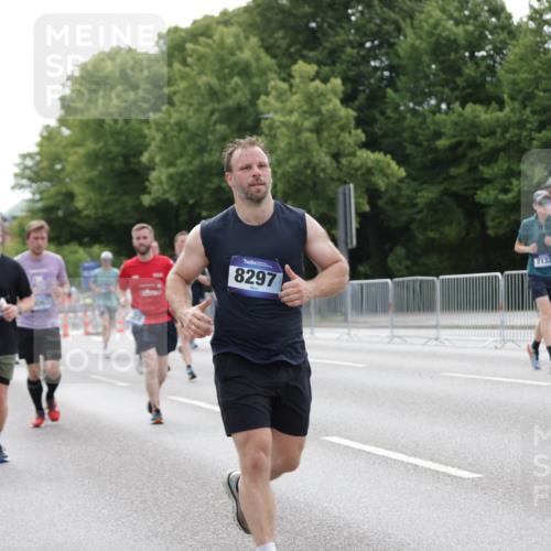 29.06.2025 - hella hamburg halbmarathon Jannik Wohlers http://msf.ph/oto/8188853 29.06.2025 10:23:55 Lombardsbrücke 1005, 1009, 1064, 1389, 2132, 2477, 3285, 3579, 3786, 4162, 4464, 4684, 4719, 4993, 6478, 6524, 6526, 7528, 7920, 7975, 8167, 8187, 8297, 9063, 11306, 12210, 13380, 13573, 13711, 14143, 14433, 14439, 14824, 15456, 16345, 16861, 17147, 17262, 17414, 17559, 17560, 18077, 18109, 18132 meine-sportfotos.de