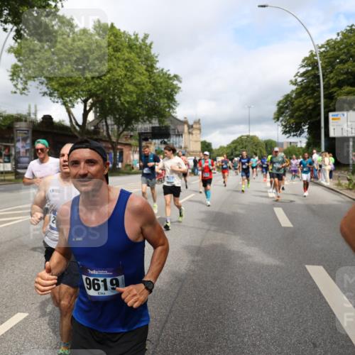 29.06.2025 - hella hamburg halbmarathon Yannick Fuchs http://msf.ph/oto/8189032 29.06.2025 10:43:48 20KM 2013, 2504, 2516, 2878, 2889, 2937, 3414, 3543, 3562, 3692, 4017, 4832, 5460, 5978, 6115, 7100, 7297, 7332, 7657, 8112, 8437, 8454, 8813, 9126, 9200, 9463, 9491, 9551, 9597, 9619, 9723, 9924, 9965, 10189, 11339, 11819, 11977, 12035, 12271, 12670, 13159, 13690, 13976, 14526, 14838, 15519, 15523, 15966, 16114, 16653, 16731, 16738, 16843, 16877, 16891, 17001, 17753, 17908, 18058, 18350, 18926, 18960, 19109 meine-sportfotos.de