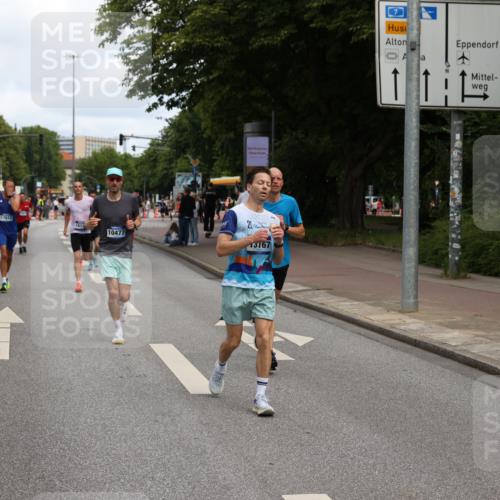 29.06.2025 - hella hamburg halbmarathon Yannick Fuchs http://msf.ph/oto/8189073 29.06.2025 10:30:42 20KM 2399, 3843, 4062, 6032, 6829, 6990, 10384, 10477, 10877, 12447, 12462, 12488, 12514, 13252, 13343, 13419, 14789, 14875, 15115, 15161, 16119, 17329, 17612, 17691, 18600, 18841 meine-sportfotos.de