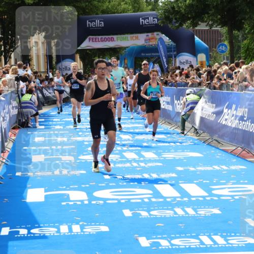 29.06.2025 - hella hamburg halbmarathon Zöllner http://msf.ph/oto/8189084 29.06.2025 10:34:04 Ziel 9345, 9519, 11019, 11227, 13493, 13494, 14448, 15268, 16724, 17877 meine-sportfotos.de