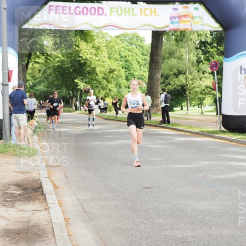 29.06.2025 - hella hamburg halbmarathon MichiJ http://msf.ph/oto/8189158 29.06.2025 10:19:28 Zwischen KM18-KM19 16818 meine-sportfotos.de