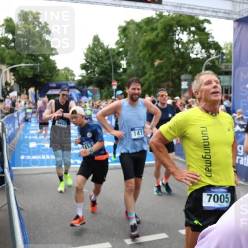 29.06.2025 - hella hamburg halbmarathon Zöllner http://msf.ph/oto/8189179 29.06.2025 10:44:25 Ziel 1220, 1413, 1902, 4310, 4691, 5275, 7191, 9444, 12327, 12528, 16547, 16803, 16893, 18806 meine-sportfotos.de