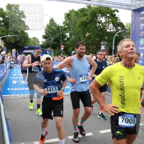 29.06.2025 - hella hamburg halbmarathon Zöllner http://msf.ph/oto/8189230 29.06.2025 10:44:25 Ziel 1220, 1413, 1902, 4310, 4691, 5275, 7191, 9444, 12327, 12528, 16547, 16803, 16893, 18806 meine-sportfotos.de