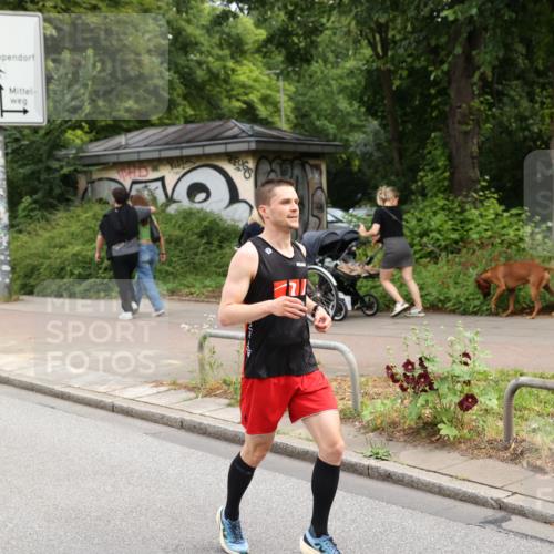 29.06.2025 - hella hamburg halbmarathon Yannick Fuchs http://msf.ph/oto/8189248 29.06.2025 10:30:49 20KM 2399, 2774, 3809, 4062, 6829, 6990, 6993, 10477, 12447, 12488, 13343, 13419, 14601, 14622, 14875, 15115, 15161, 15348, 15621, 16119, 17217, 17329, 17612, 17691, 18156, 18600 meine-sportfotos.de