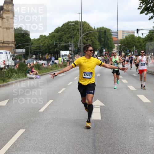 29.06.2025 - hella hamburg halbmarathon Yannick Fuchs http://msf.ph/oto/8189277 29.06.2025 10:30:51 20KM 2399, 2774, 3809, 6829, 6990, 6993, 10477, 12447, 12488, 13343, 13419, 14601, 14622, 14875, 15115, 15161, 15348, 15621, 16119, 17217, 17329, 17612, 17691, 18156, 18600 meine-sportfotos.de