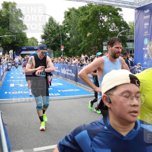 29.06.2025 - hella hamburg halbmarathon Zöllner http://msf.ph/oto/8189297 29.06.2025 10:44:26 Ziel 1057, 1220, 1902, 4310, 4691, 7191, 12327, 12528, 16547, 16803, 18806 meine-sportfotos.de