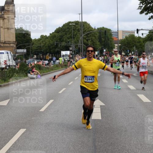 29.06.2025 - hella hamburg halbmarathon Yannick Fuchs http://msf.ph/oto/8189311 29.06.2025 10:30:52 20KM 2399, 2774, 3809, 6829, 6990, 6993, 10477, 10852, 12447, 12488, 13343, 13419, 14601, 14622, 14875, 15115, 15161, 15348, 15621, 16119, 17217, 17329, 17612, 17691, 18156, 18600 meine-sportfotos.de