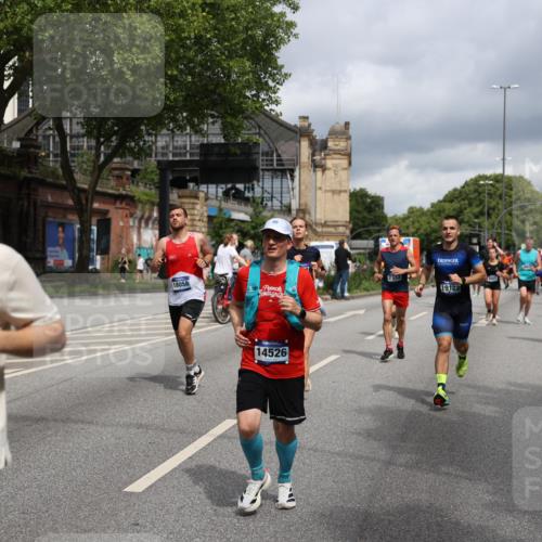 29.06.2025 - hella hamburg halbmarathon Yannick Fuchs http://msf.ph/oto/8189327 29.06.2025 10:43:49 20KM 2013, 2504, 2516, 2878, 2889, 2937, 3414, 3543, 3562, 3692, 4017, 4832, 5460, 5978, 6115, 7100, 7332, 7657, 8112, 8437, 8454, 8813, 9126, 9200, 9463, 9491, 9551, 9597, 9619, 9723, 9924, 9965, 10189, 11339, 11819, 11977, 12035, 12271, 12670, 13159, 13225, 13690, 13976, 14526, 14838, 15519, 15523, 15966, 16114, 16653, 16731, 16738, 16843, 16877, 16891, 17001, 17753, 17908, 18058, 18350, 18926, 18960, 19109 meine-sportfotos.de