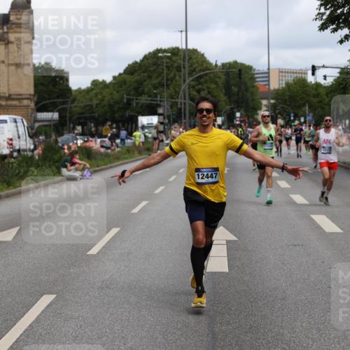 29.06.2025 - hella hamburg halbmarathon Yannick Fuchs http://msf.ph/oto/8189334 29.06.2025 10:30:52 20KM 2399, 2774, 3809, 6829, 6990, 6993, 10477, 10852, 12447, 12488, 13343, 13419, 14601, 14622, 14875, 15115, 15161, 15348, 15621, 16119, 17217, 17329, 17612, 17691, 18156, 18600 meine-sportfotos.de