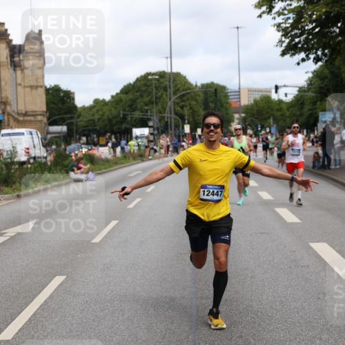 29.06.2025 - hella hamburg halbmarathon Yannick Fuchs http://msf.ph/oto/8189353 29.06.2025 10:30:52 20KM 2399, 2774, 3809, 6829, 6990, 6993, 10477, 10852, 12447, 12488, 13343, 13419, 14601, 14622, 14875, 15115, 15161, 15348, 15621, 16119, 17217, 17329, 17612, 17691, 18156, 18600 meine-sportfotos.de
