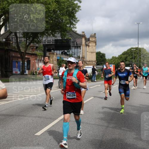 29.06.2025 - hella hamburg halbmarathon Yannick Fuchs http://msf.ph/oto/8189380 29.06.2025 10:43:49 20KM 2013, 2504, 2516, 2878, 2889, 2937, 3414, 3543, 3562, 3692, 4017, 4832, 5460, 5978, 6115, 7100, 7332, 7657, 8112, 8437, 8454, 8813, 9126, 9200, 9463, 9491, 9551, 9597, 9619, 9723, 9924, 9965, 10189, 11339, 11819, 11977, 12035, 12271, 12670, 13159, 13225, 13690, 13976, 14526, 14838, 15519, 15523, 15966, 16114, 16653, 16731, 16738, 16843, 16877, 16891, 17001, 17753, 17908, 18058, 18350, 18926, 18960, 19109 meine-sportfotos.de
