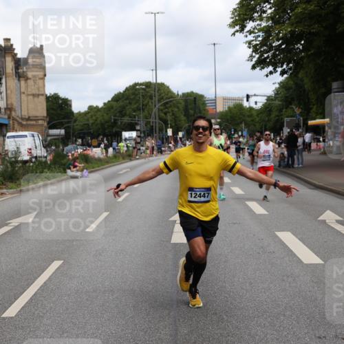 29.06.2025 - hella hamburg halbmarathon Yannick Fuchs http://msf.ph/oto/8189390 29.06.2025 10:30:52 20KM 2399, 2774, 3809, 6829, 6990, 6993, 10477, 10852, 12447, 12488, 13343, 13419, 14601, 14622, 14875, 15115, 15161, 15348, 15621, 16119, 17217, 17329, 17612, 17691, 18156, 18600 meine-sportfotos.de