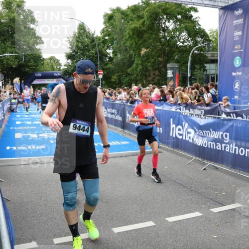 29.06.2025 - hella hamburg halbmarathon Zöllner http://msf.ph/oto/8189418 29.06.2025 10:44:27 Ziel 1057, 1220, 1902, 4310, 4691, 7191, 12327, 12528, 14667, 16547, 16803, 17729, 18806 meine-sportfotos.de