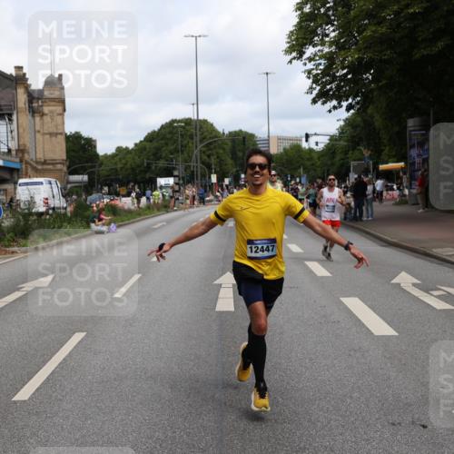 29.06.2025 - hella hamburg halbmarathon Yannick Fuchs http://msf.ph/oto/8189423 29.06.2025 10:30:52 20KM 2399, 2774, 3809, 6829, 6990, 6993, 10477, 10852, 12447, 12488, 13343, 13419, 14601, 14622, 14875, 15115, 15161, 15348, 15621, 16119, 17217, 17329, 17612, 17691, 18156, 18600 meine-sportfotos.de