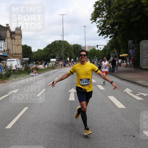 29.06.2025 - hella hamburg halbmarathon Yannick Fuchs http://msf.ph/oto/8189436 29.06.2025 10:30:52 20KM 2399, 2774, 3809, 6829, 6990, 6993, 10477, 10852, 12447, 12488, 13343, 13419, 14601, 14622, 14875, 15115, 15161, 15348, 15621, 16119, 17217, 17329, 17612, 17691, 18156, 18600 meine-sportfotos.de