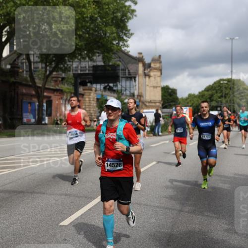 29.06.2025 - hella hamburg halbmarathon Yannick Fuchs http://msf.ph/oto/8189440 29.06.2025 10:43:49 20KM 2013, 2504, 2516, 2878, 2889, 2937, 3414, 3543, 3562, 3692, 4017, 4832, 5460, 5978, 6115, 7100, 7332, 7657, 8112, 8437, 8454, 8813, 9126, 9200, 9463, 9491, 9551, 9597, 9619, 9723, 9924, 9965, 10189, 11339, 11819, 11977, 12035, 12271, 12670, 13159, 13225, 13690, 13976, 14526, 14838, 15519, 15523, 15966, 16114, 16653, 16731, 16738, 16843, 16877, 16891, 17001, 17753, 17908, 18058, 18350, 18926, 18960, 19109 meine-sportfotos.de