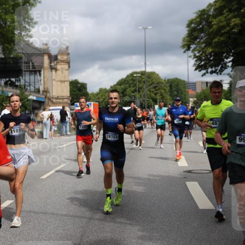 29.06.2025 - hella hamburg halbmarathon Yannick Fuchs http://msf.ph/oto/8189541 29.06.2025 10:43:50 20KM 2013, 2504, 2516, 2878, 2889, 2937, 3414, 3543, 3562, 3692, 4017, 4832, 5460, 5978, 6115, 7100, 7332, 7657, 8437, 8454, 8813, 9126, 9200, 9463, 9491, 9551, 9597, 9619, 9723, 9924, 9965, 10189, 11339, 11819, 12035, 12271, 12670, 13159, 13225, 13690, 13976, 14526, 14838, 15519, 15523, 15966, 16114, 16403, 16653, 16731, 16738, 16843, 16877, 16891, 17001, 17753, 17908, 18058, 18350, 18926, 18960, 19109 meine-sportfotos.de