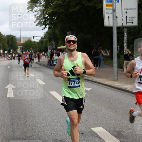 29.06.2025 - hella hamburg halbmarathon Yannick Fuchs http://msf.ph/oto/8189560 29.06.2025 10:30:56 20KM 2399, 2774, 3809, 6829, 6990, 6993, 10852, 12051, 12168, 12447, 12488, 13343, 13419, 13991, 14601, 14622, 14875, 15115, 15348, 15621, 17078, 17217, 17329, 17691, 18156, 18600 meine-sportfotos.de