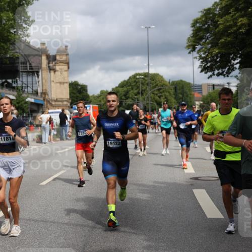 29.06.2025 - hella hamburg halbmarathon Yannick Fuchs http://msf.ph/oto/8189604 29.06.2025 10:43:50 20KM 2013, 2504, 2516, 2878, 2889, 2937, 3414, 3543, 3562, 3692, 4017, 4832, 5460, 5978, 6115, 7100, 7332, 7657, 8437, 8454, 8813, 9126, 9200, 9463, 9491, 9551, 9597, 9619, 9723, 9924, 9965, 10189, 11339, 11819, 12035, 12271, 12670, 13159, 13225, 13690, 13976, 14526, 14838, 15519, 15523, 15966, 16114, 16403, 16653, 16731, 16738, 16843, 16877, 16891, 17001, 17753, 17908, 18058, 18350, 18926, 18960, 19109 meine-sportfotos.de