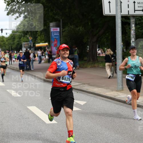 29.06.2025 - hella hamburg halbmarathon Yannick Fuchs http://msf.ph/oto/8189761 29.06.2025 10:31:00 20KM 2399, 2774, 3809, 6829, 6915, 6990, 6993, 10404, 10852, 11304, 11620, 12051, 12168, 12447, 12488, 12916, 13991, 14075, 14601, 14622, 15115, 15348, 15621, 16158, 17078, 17217, 17329, 17691, 18156, 18600 meine-sportfotos.de