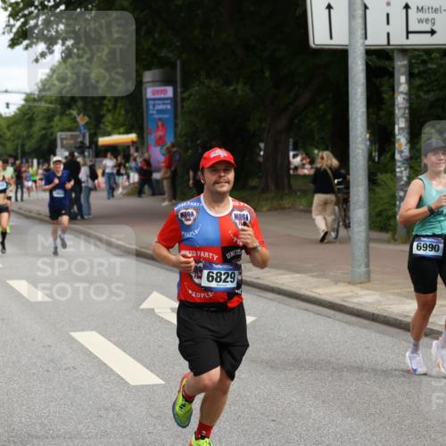 29.06.2025 - hella hamburg halbmarathon Yannick Fuchs http://msf.ph/oto/8189820 29.06.2025 10:31:00 20KM 2399, 2774, 3809, 6829, 6915, 6990, 6993, 10404, 10852, 11304, 11620, 12051, 12168, 12447, 12488, 12916, 13991, 14075, 14601, 14622, 15115, 15348, 15621, 16158, 17078, 17217, 17329, 17691, 18156, 18600 meine-sportfotos.de