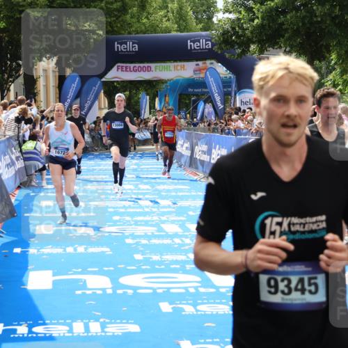 29.06.2025 - hella hamburg halbmarathon Zöllner http://msf.ph/oto/8189824 29.06.2025 10:34:10 Ziel 7884, 9376, 11019, 11202, 13066, 14448, 16724, 17751, 17877 meine-sportfotos.de