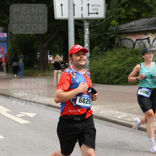29.06.2025 - hella hamburg halbmarathon Yannick Fuchs http://msf.ph/oto/8189872 29.06.2025 10:31:00 20KM 2399, 2774, 3809, 6829, 6915, 6990, 6993, 10404, 10852, 11304, 11620, 12051, 12168, 12447, 12488, 12916, 13991, 14075, 14601, 14622, 15115, 15348, 15621, 16158, 17078, 17217, 17329, 17691, 18156, 18600 meine-sportfotos.de