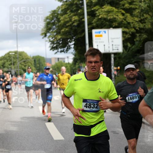 29.06.2025 - hella hamburg halbmarathon Yannick Fuchs http://msf.ph/oto/8189880 29.06.2025 10:43:51 20KM 2013, 2504, 2516, 2878, 2937, 3414, 3543, 3562, 3692, 4017, 4832, 5460, 5978, 6115, 7100, 7332, 7657, 8437, 8454, 8813, 9200, 9463, 9491, 9551, 9597, 9619, 9723, 9924, 9965, 10189, 11339, 11819, 12035, 12203, 12271, 12670, 13159, 13225, 13690, 13976, 14526, 14838, 15519, 15523, 15620, 15966, 16403, 16653, 16731, 16738, 16843, 16877, 16891, 17001, 17753, 17908, 18058, 18350, 18926, 18960, 19109 meine-sportfotos.de