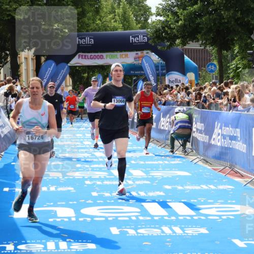 29.06.2025 - hella hamburg halbmarathon Zöllner http://msf.ph/oto/8189965 29.06.2025 10:34:12 Ziel 7884, 7901, 9376, 11019, 11202, 13066, 16724, 17751, 18906 meine-sportfotos.de