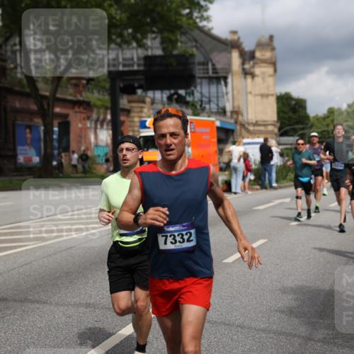 29.06.2025 - hella hamburg halbmarathon Yannick Fuchs http://msf.ph/oto/8190045 29.06.2025 10:43:52 20KM 2013, 2504, 2516, 2878, 2937, 3414, 3543, 3562, 3692, 4017, 4832, 5978, 6115, 7100, 7332, 7657, 8437, 8454, 8813, 9200, 9491, 9551, 9597, 9619, 9723, 9924, 9965, 10189, 11339, 11819, 11975, 12035, 12203, 12271, 12670, 13159, 13225, 13690, 13976, 14526, 14838, 15519, 15523, 15620, 15966, 16403, 16653, 16731, 16738, 16843, 16877, 16891, 17001, 17753, 17908, 18058, 18350, 18926, 18960, 19109 meine-sportfotos.de