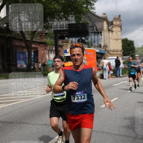 29.06.2025 - hella hamburg halbmarathon Yannick Fuchs http://msf.ph/oto/8190099 29.06.2025 10:43:52 20KM 2013, 2504, 2516, 2878, 2937, 3414, 3543, 3562, 3692, 4017, 4832, 5978, 6115, 7100, 7332, 7657, 8437, 8454, 8813, 9200, 9491, 9551, 9597, 9619, 9723, 9924, 9965, 10189, 11339, 11819, 11975, 12035, 12203, 12271, 12670, 13159, 13225, 13690, 13976, 14526, 14838, 15519, 15523, 15620, 15966, 16403, 16653, 16731, 16738, 16843, 16877, 16891, 17001, 17753, 17908, 18058, 18350, 18926, 18960, 19109 meine-sportfotos.de