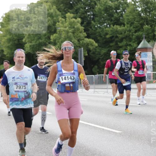 29.06.2025 - hella hamburg halbmarathon Jannik Wohlers http://msf.ph/oto/8190135 29.06.2025 10:24:05 Lombardsbrücke 1064, 1352, 1395, 2132, 2280, 2477, 2944, 3053, 3132, 3421, 3786, 4111, 4162, 4221, 4464, 4719, 5138, 5829, 5830, 6478, 6524, 6526, 6570, 7528, 7975, 8167, 8297, 9063, 11651, 12070, 12210, 12303, 13111, 13113, 13380, 13573, 13638, 13711, 14143, 15796, 18077, 18105, 19080 meine-sportfotos.de