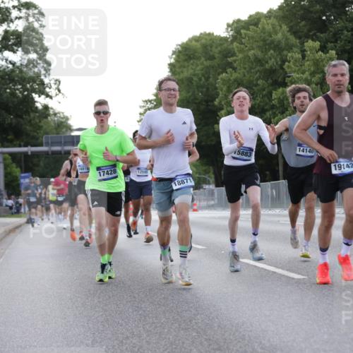 29.06.2025 - hella hamburg halbmarathon Jannik Wohlers http://msf.ph/oto/8190141 29.06.2025 09:44:41 Lombardsbrücke 1827, 2746, 3201, 5269, 5367, 6619, 6781, 10156, 10486, 10848, 11169, 12595, 12900, 13838, 14140, 14164, 14289, 15883, 16377, 16508, 16713, 16818, 17428, 17488, 18737, 18837, 18871, 18874, 19142 meine-sportfotos.de