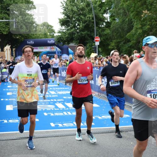 29.06.2025 - hella hamburg halbmarathon Zöllner http://msf.ph/oto/8190150 29.06.2025 10:44:36 Ziel 1468, 2365, 2402, 3305, 5476, 6495, 7322, 7710, 8928, 12554, 12711, 14351, 14464, 14667, 14798, 14816, 15862, 16224, 17097, 17729, 18539, 18560, 18765 meine-sportfotos.de