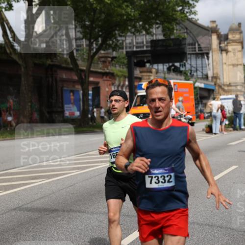 29.06.2025 - hella hamburg halbmarathon Yannick Fuchs http://msf.ph/oto/8190161 29.06.2025 10:43:52 20KM 2013, 2504, 2516, 2878, 2937, 3414, 3543, 3562, 3692, 4017, 4832, 5978, 6115, 7100, 7332, 7657, 8437, 8454, 8813, 9200, 9491, 9551, 9597, 9619, 9723, 9924, 9965, 10189, 11339, 11819, 11975, 12035, 12203, 12271, 12670, 13159, 13225, 13690, 13976, 14526, 14838, 15519, 15523, 15620, 15966, 16403, 16653, 16731, 16738, 16843, 16877, 16891, 17001, 17753, 17908, 18058, 18350, 18926, 18960, 19109 meine-sportfotos.de